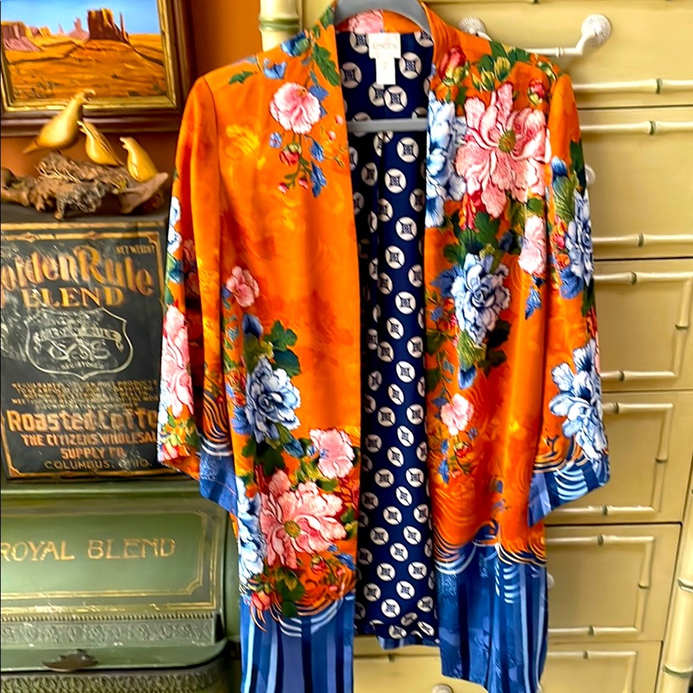 Chico’s Kimono OS  Beautiful multi colored print.